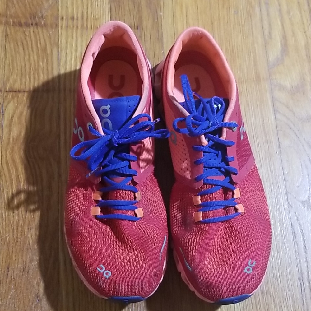 On Cloud X running shoes sz 8